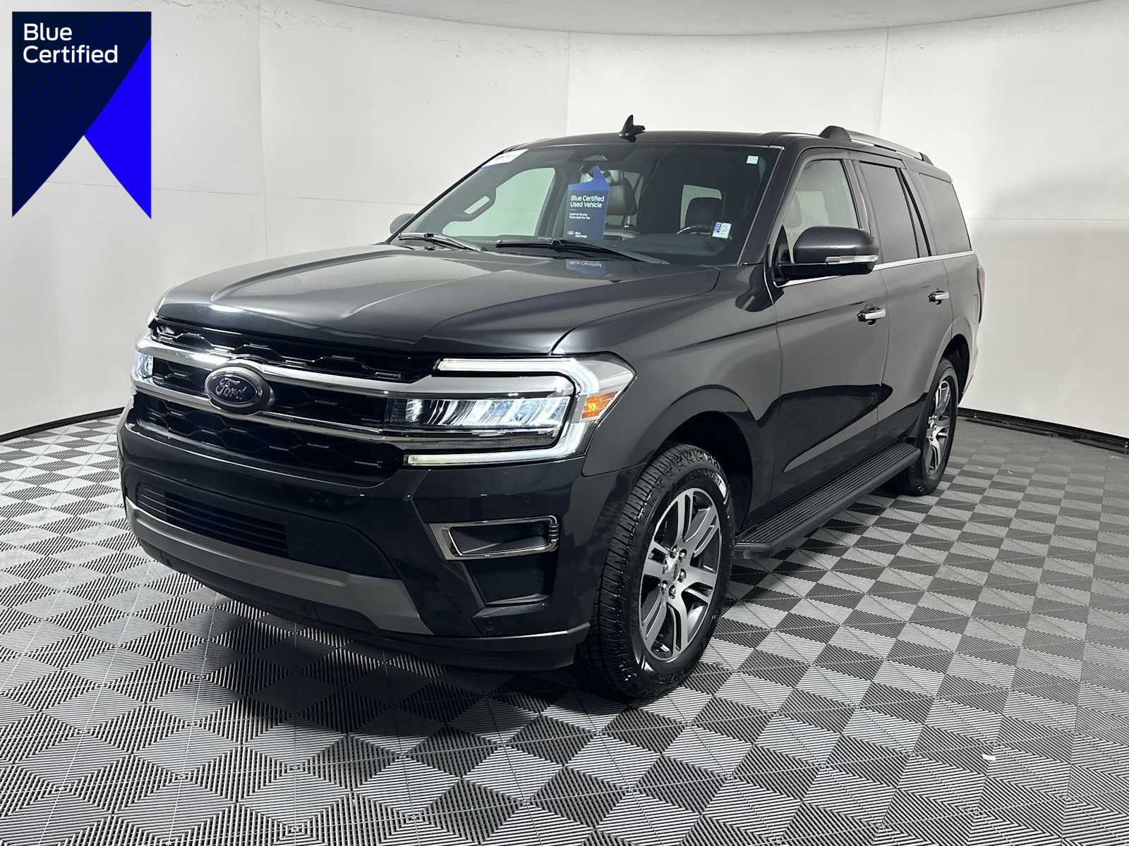 Certified 2024 Ford Expedition Limited image 1