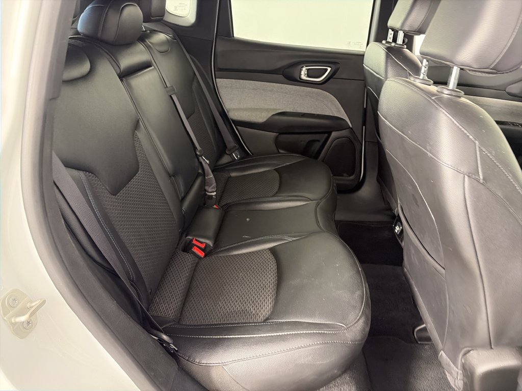 Used 2024 Jeep Compass Latitude AWD/4WD image 28