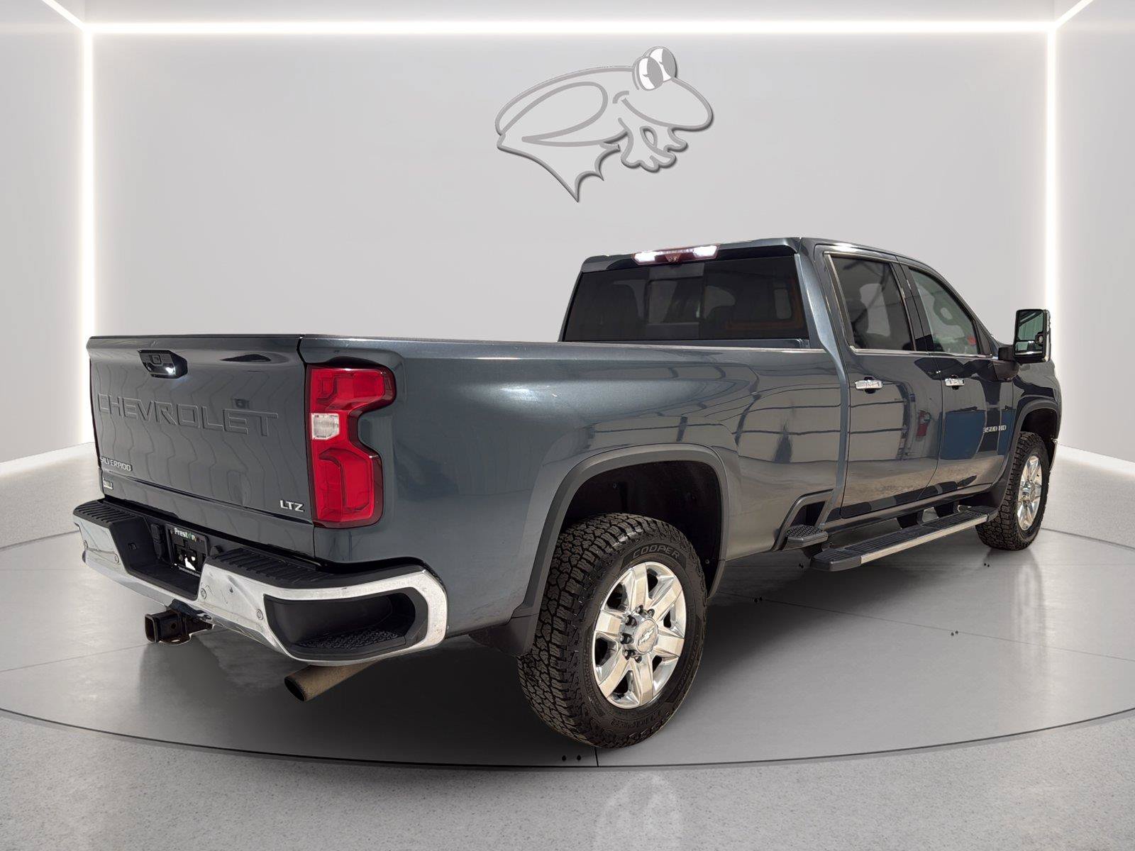 Used 2020 Chevrolet Silverado 3500 LTZ w/ LTZ Premium Package AWD/4WD image 6
