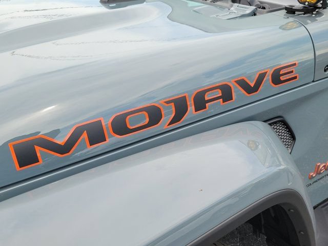 Used 2025 Jeep Gladiator Mojave AWD/4WD image 10