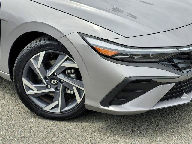 Used 2025 Hyundai Elantra Sport FWD image 9
