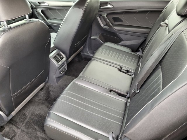 Used 2022 Volkswagen Tiguan SE image 11