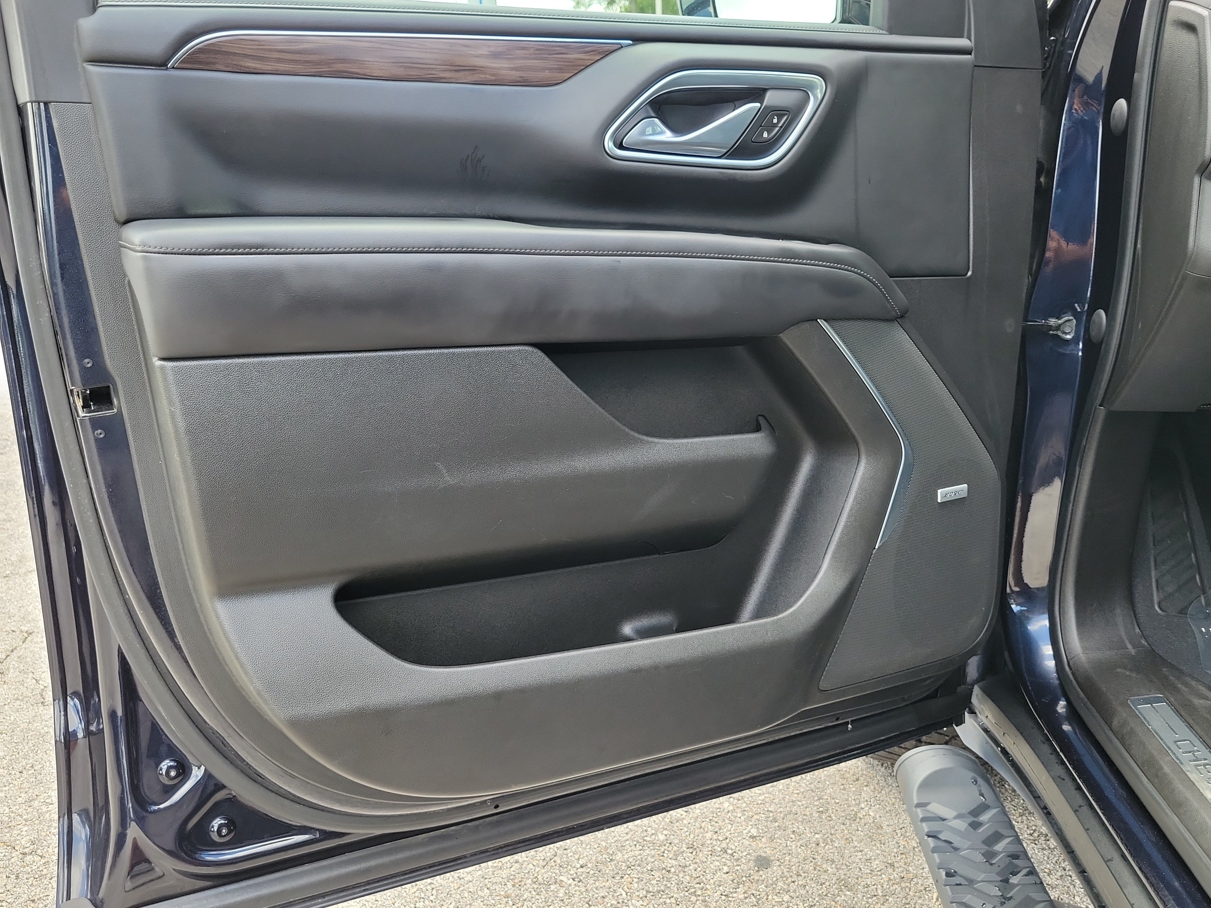 Used 2021 Chevrolet Tahoe Z71 w/ Z71 Off-Road Package AWD/4WD image 18