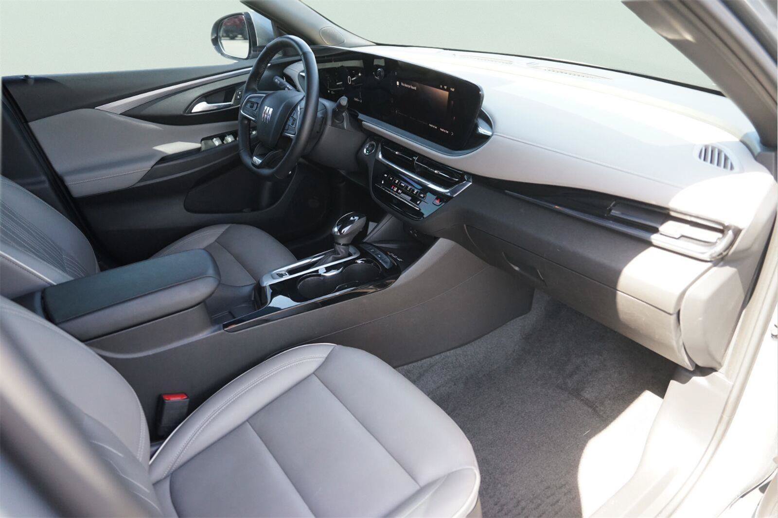 Used 2025 Buick Envista Avenir FWD image 17
