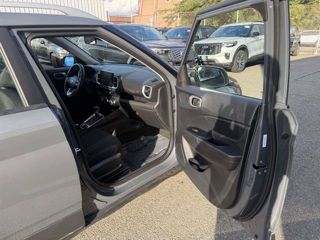 Used 2026 Hyundai Venue SEL FWD image 28