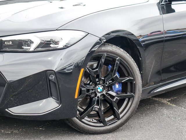 Used 2025 BMW 330i Sedan w/ M Sport Package RWD image 4