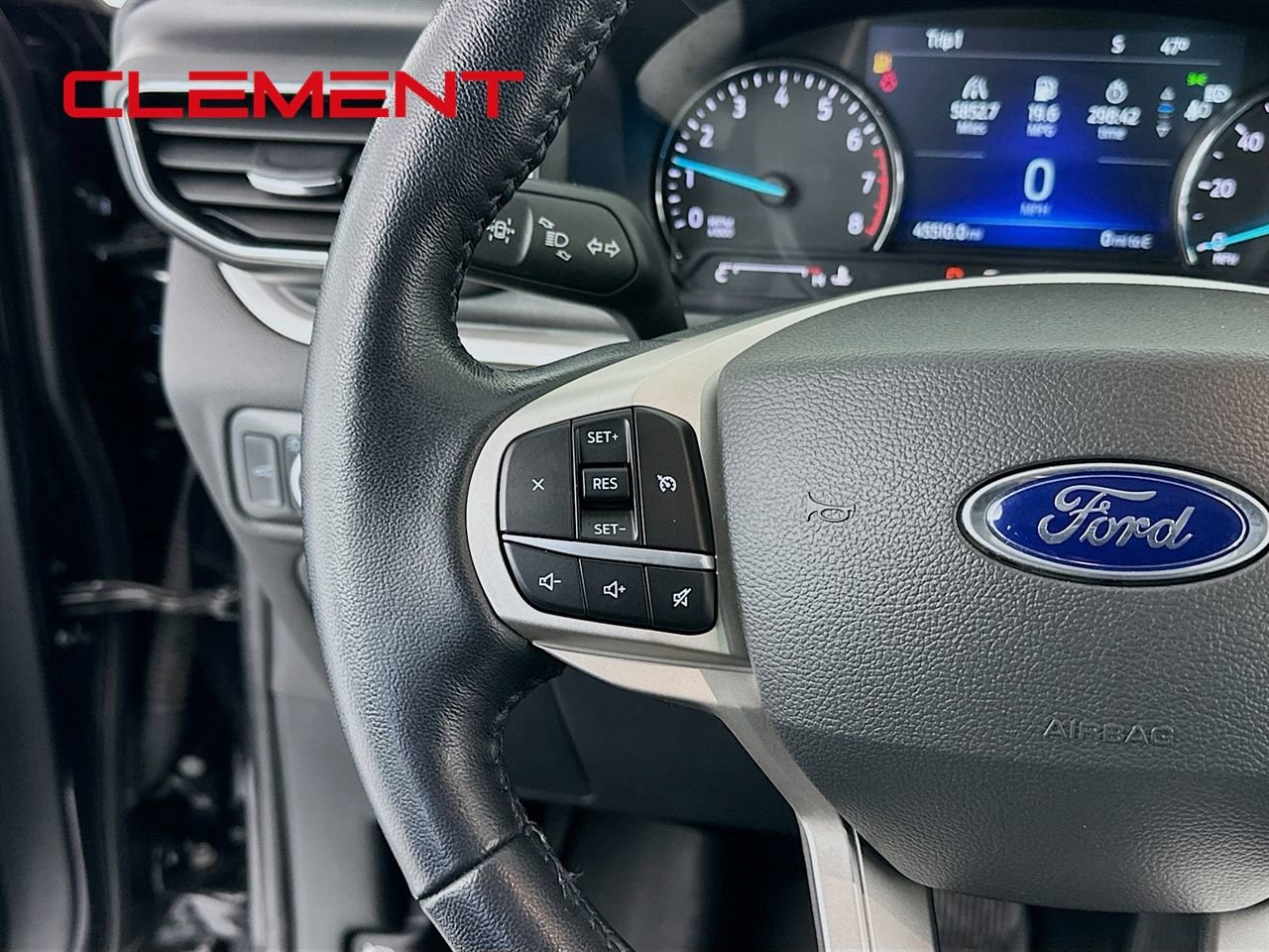 Certified 2022 Ford Explorer XLT w/ Equipment Group 202A image 15