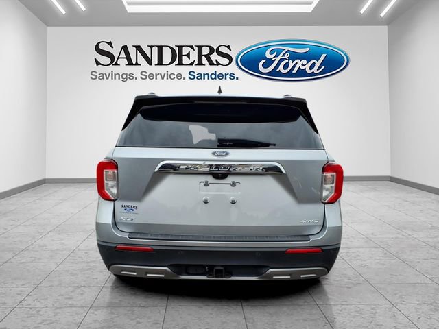Certified 2022 Ford Explorer XLT w/ Equipment Group 202A image 3