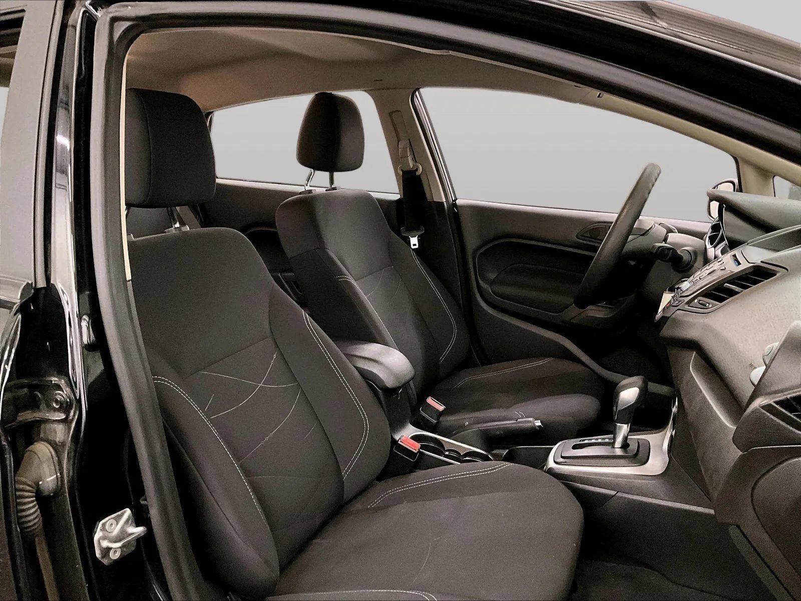 Certified 2019 Ford Fiesta SE image 7