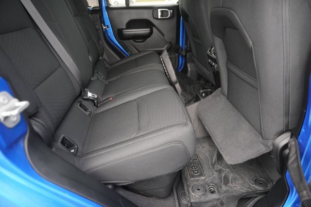 Used 2021 Jeep Gladiator Willys image 15