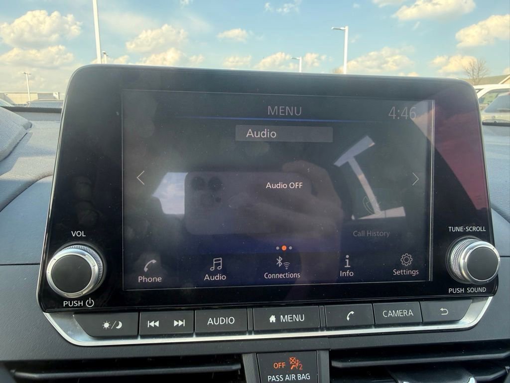 Used 2024 Nissan Altima 2.5 SV FWD image 16