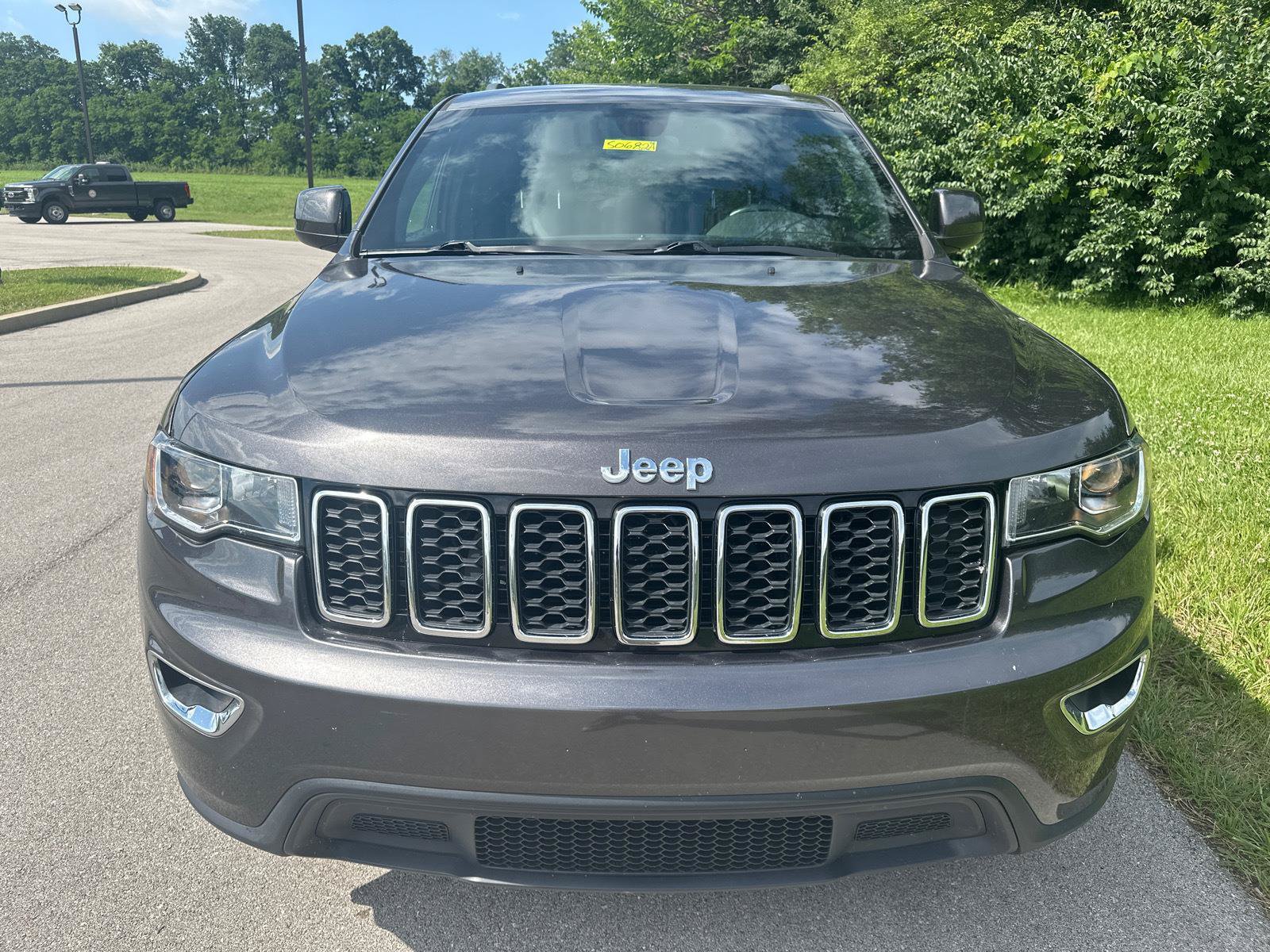 Used 2020 Jeep Grand Cherokee Laredo AWD/4WD image 11