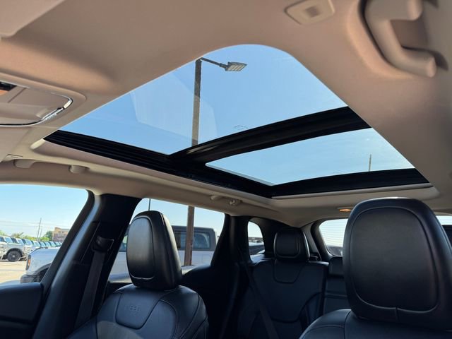 Used 2018 Jeep Cherokee Limited AWD/4WD image 28
