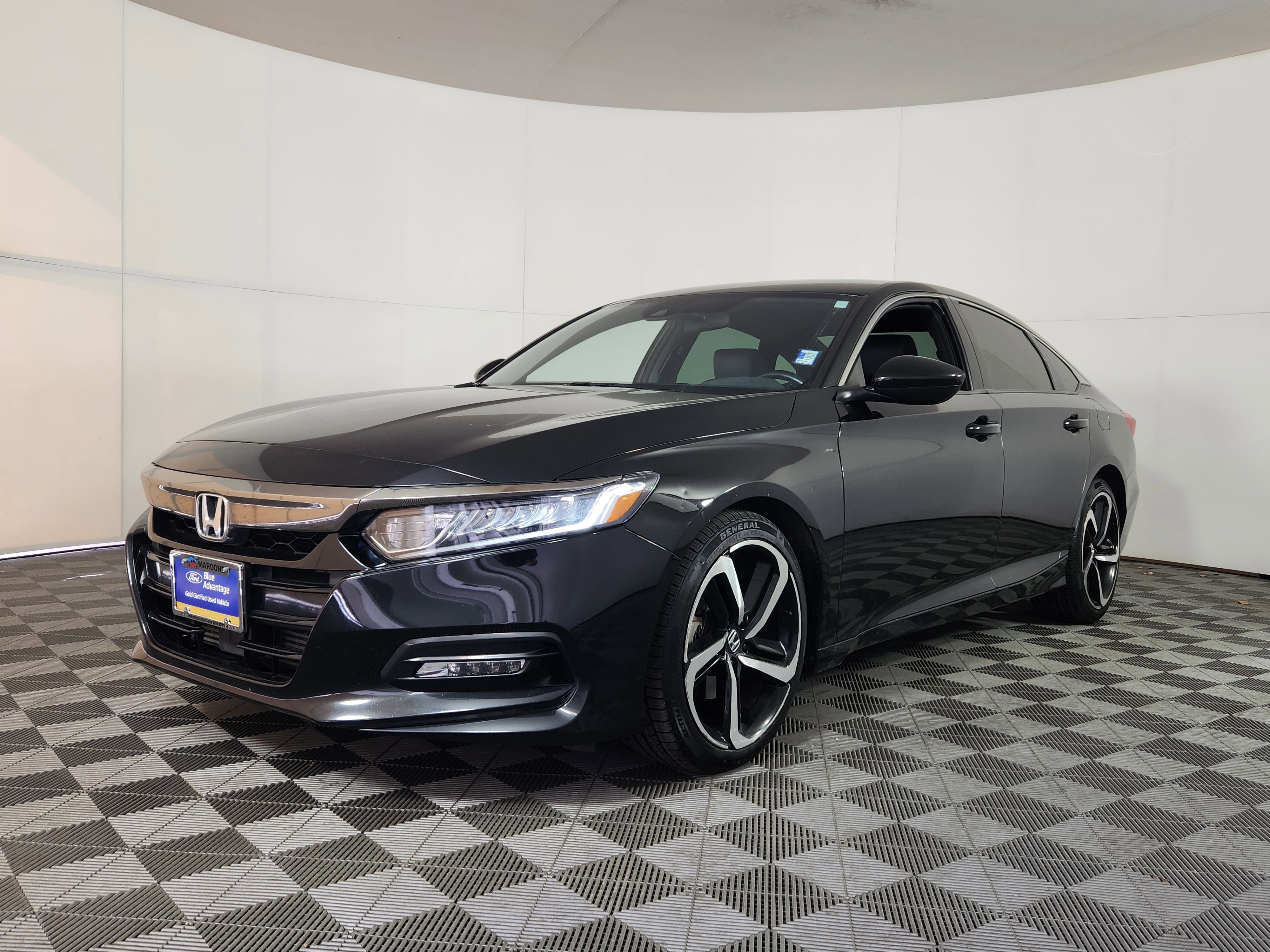 Used 2018 Honda Accord Sport image 3