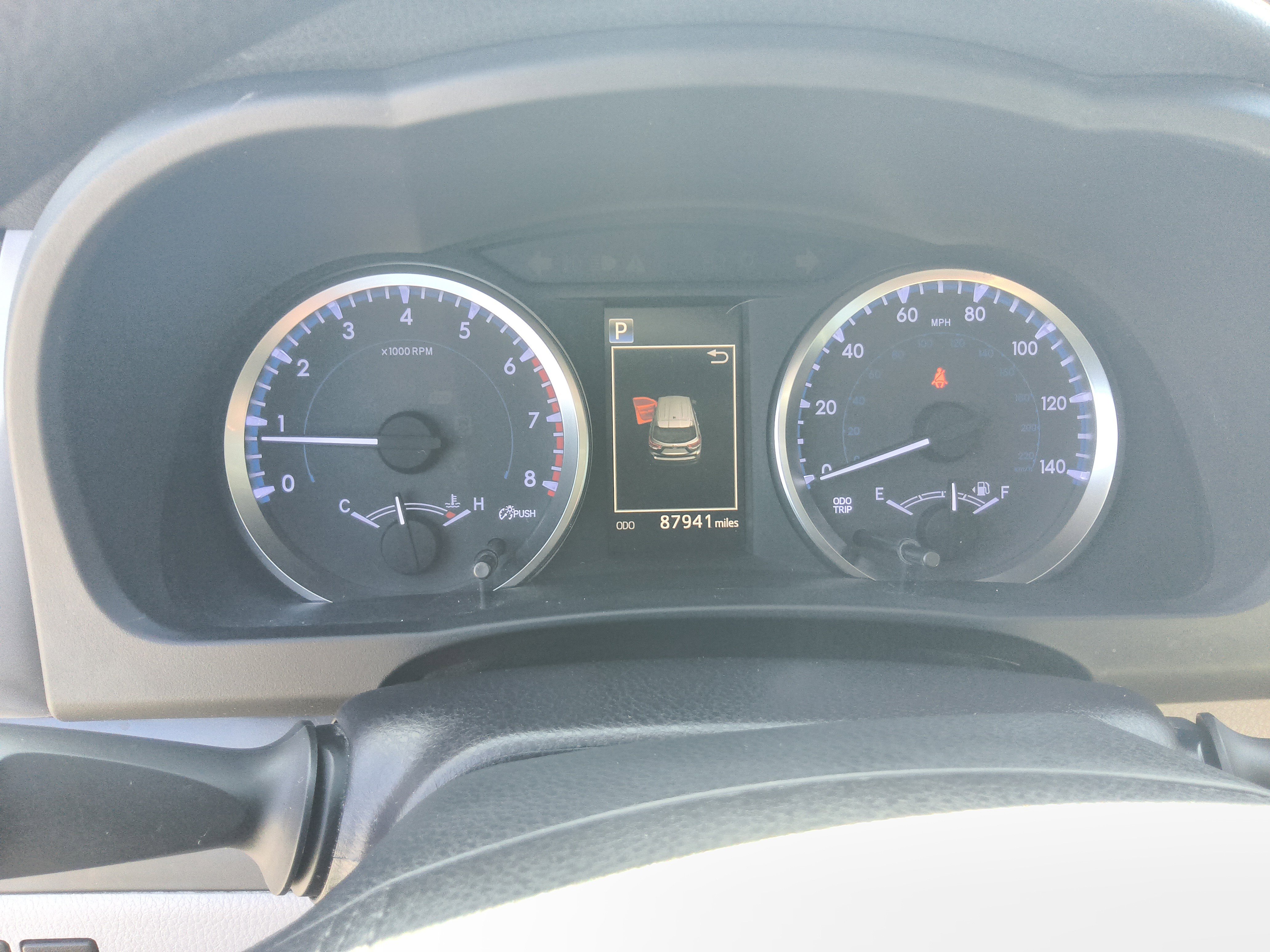 Used 2018 Toyota Highlander LE FWD image 32