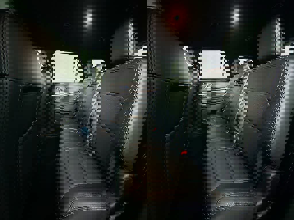 Certified 2019 Ford Explorer Limited w/ Ford Safe & Smart Package image 15