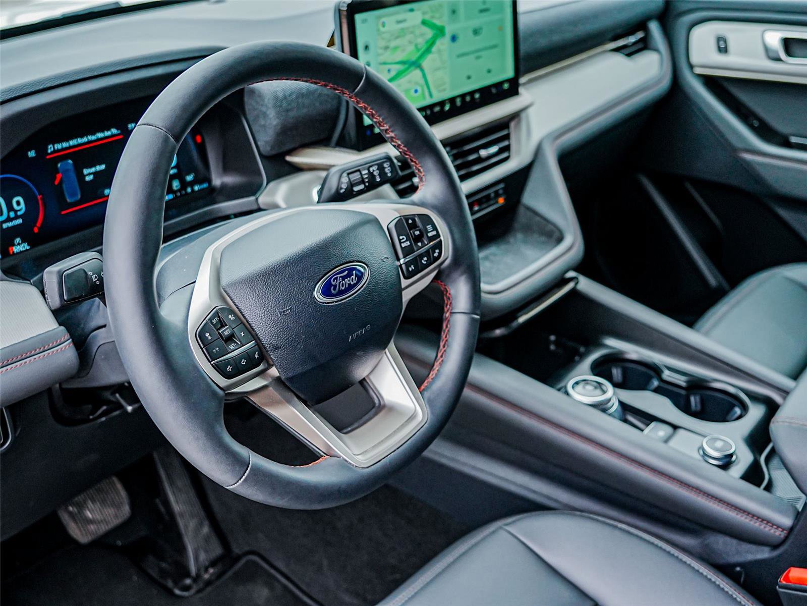 Certified 2025 Ford Explorer Active w/ Active Comfort Package RWD image 10
