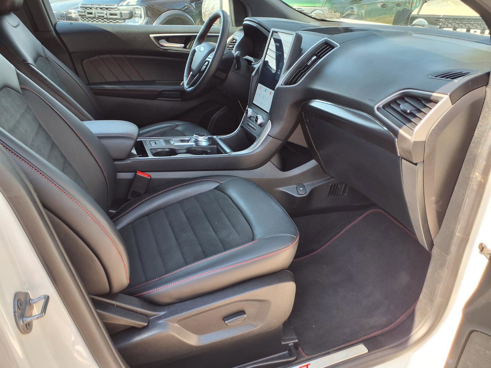 Certified 2022 Ford Edge ST-Line w/ Cargo Accessory Package image 11