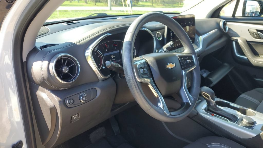 Used 2024 Chevrolet Blazer LT w/ Convenience Package AWD/4WD image 9