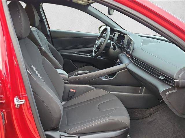 Used 2025 Hyundai Elantra Sport FWD image 16