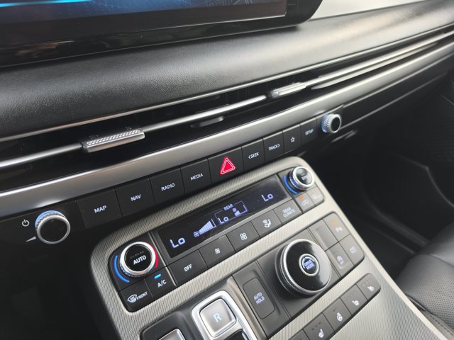 Used 2024 Hyundai Palisade SEL w/ Premium Package FWD image 25