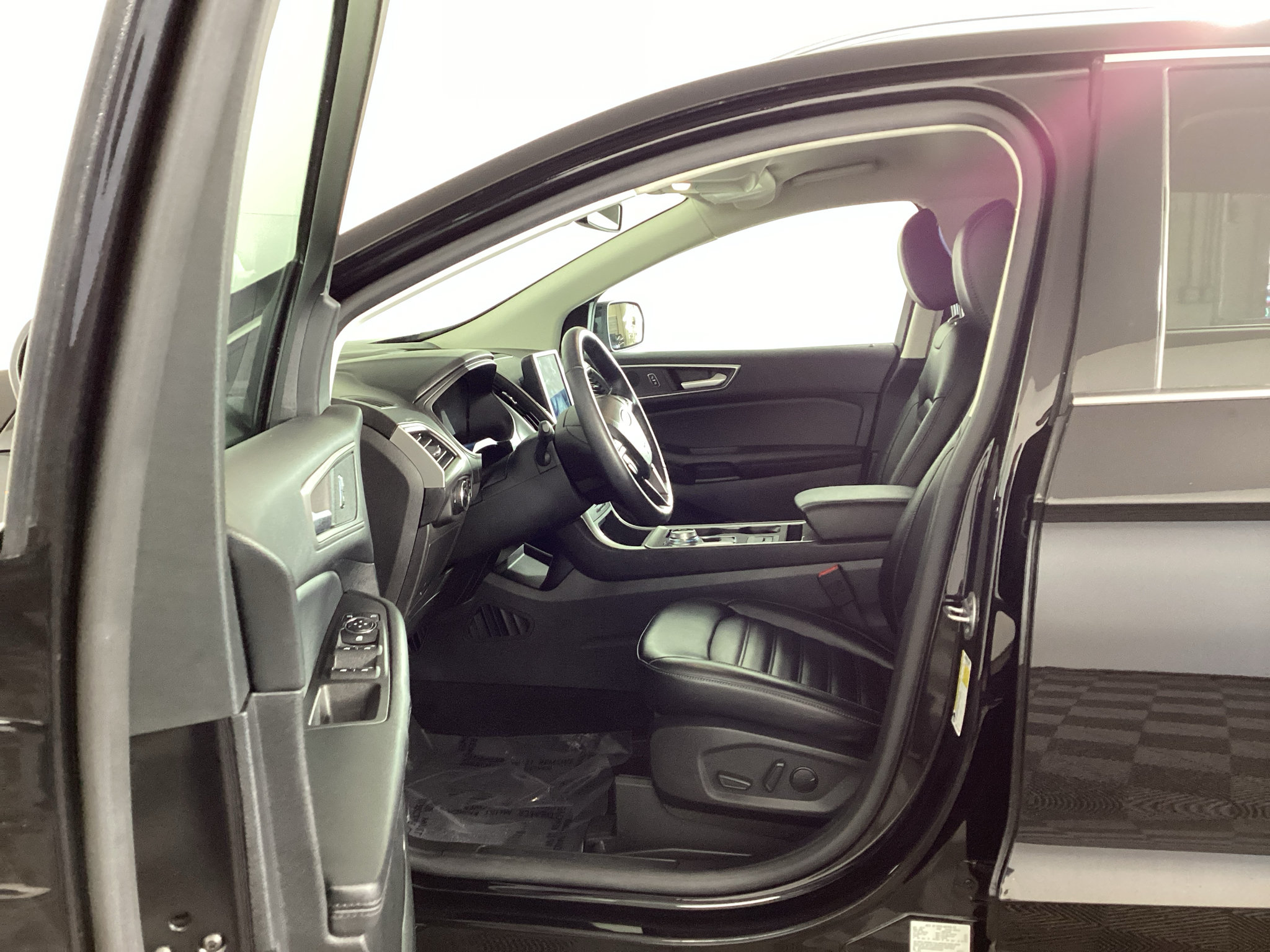 Certified 2024 Ford Edge SEL w/ Convenience Package AWD/4WD image 15