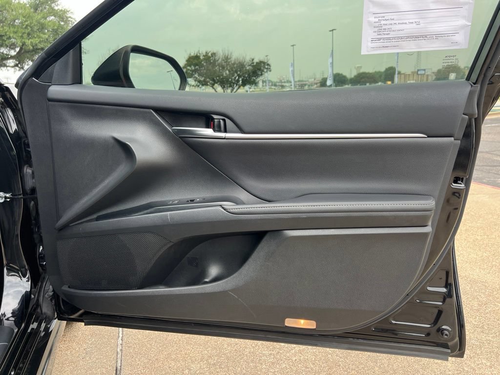 Used 2020 Toyota Camry XSE FWD image 12