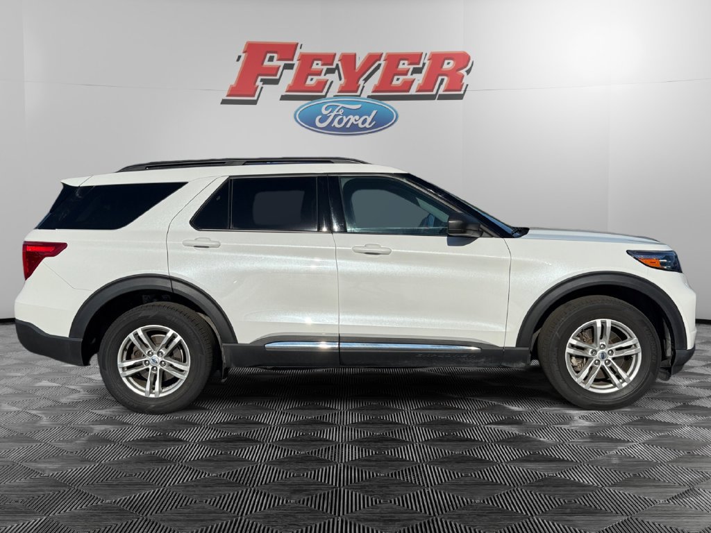 Certified 2023 Ford Explorer XLT w/ Equipment Group 202A AWD/4WD image 6