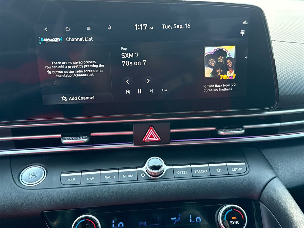 Used 2024 Hyundai Elantra SEL image 28