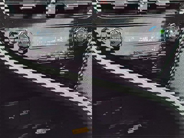 Used 2022 Toyota Camry XSE image 15