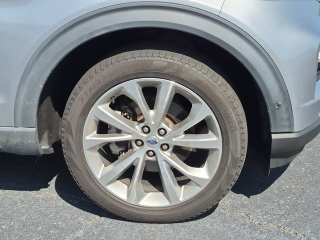 Certified 2021 Ford Explorer Platinum w/ Equipment Group 601A AWD/4WD image 11
