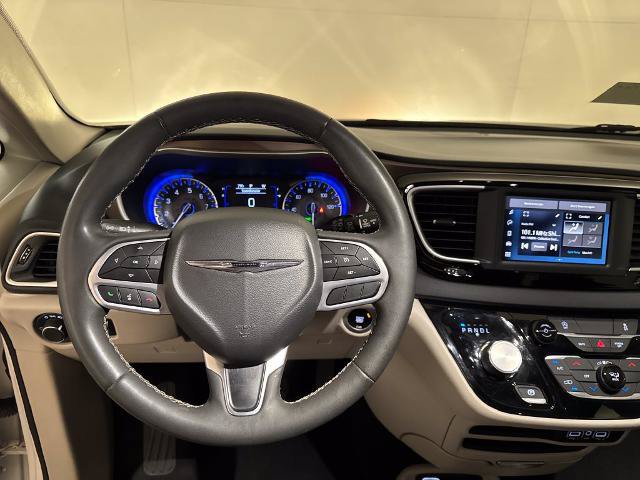 Used 2023 Chrysler Voyager LX FWD image 8
