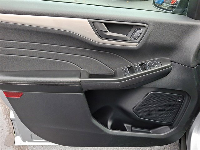 Certified 2022 Ford Escape SE w/ SE Sport Appearance Package image 13