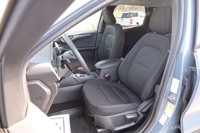 Certified 2025 Ford Escape Active FWD image 9