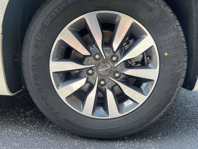 Used 2021 Chrysler Pacifica Touring-L FWD image 11
