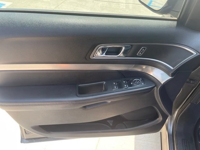 Certified 2019 Ford Explorer XLT w/ Equipment Group 202A AWD/4WD image 10