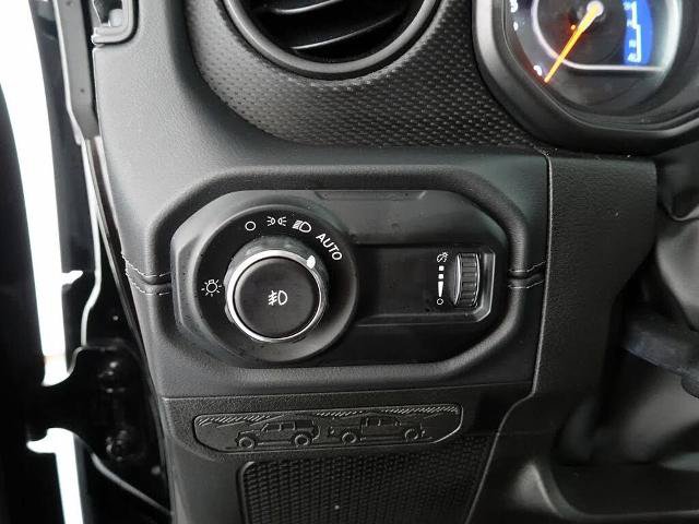Used 2025 Jeep Wrangler Unlimited Rubicon AWD/4WD image 18