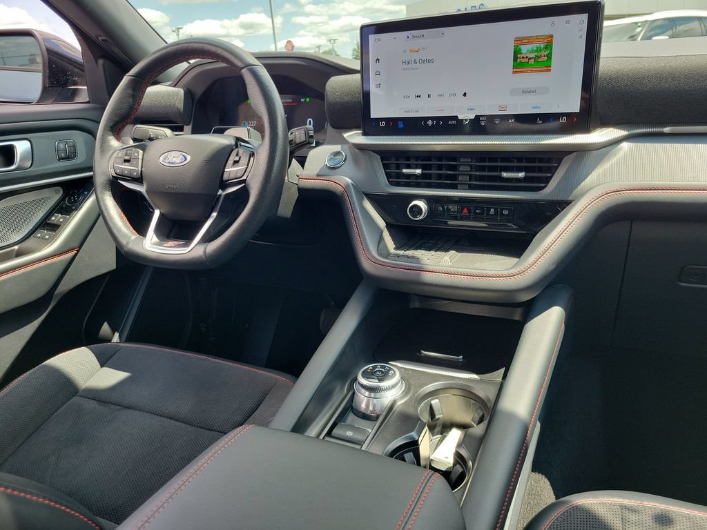 Certified 2025 Ford Explorer ST w/ Sun And Sound Package AWD/4WD image 13