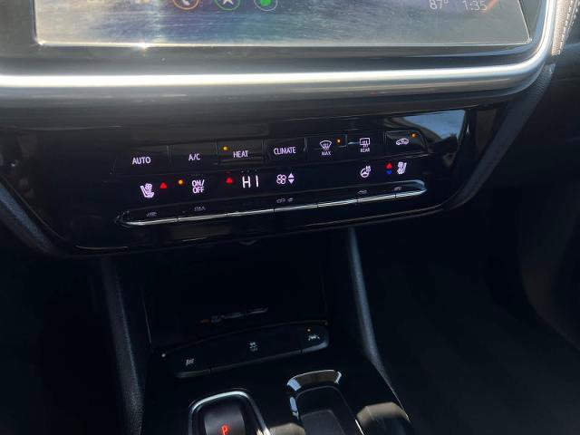 Used 2023 Chevrolet Bolt EUV Premier w/ Sun & Sound Package FWD image 21