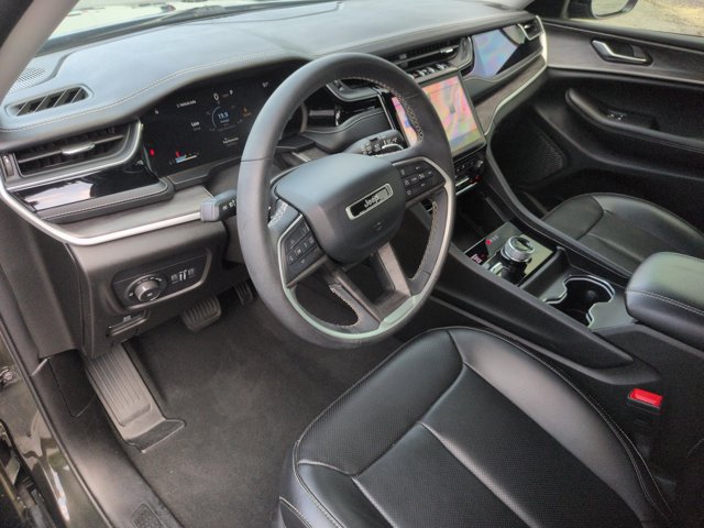 Used 2023 Jeep Grand Cherokee L Limited w/ Luxury Tech Group II AWD/4WD image 17