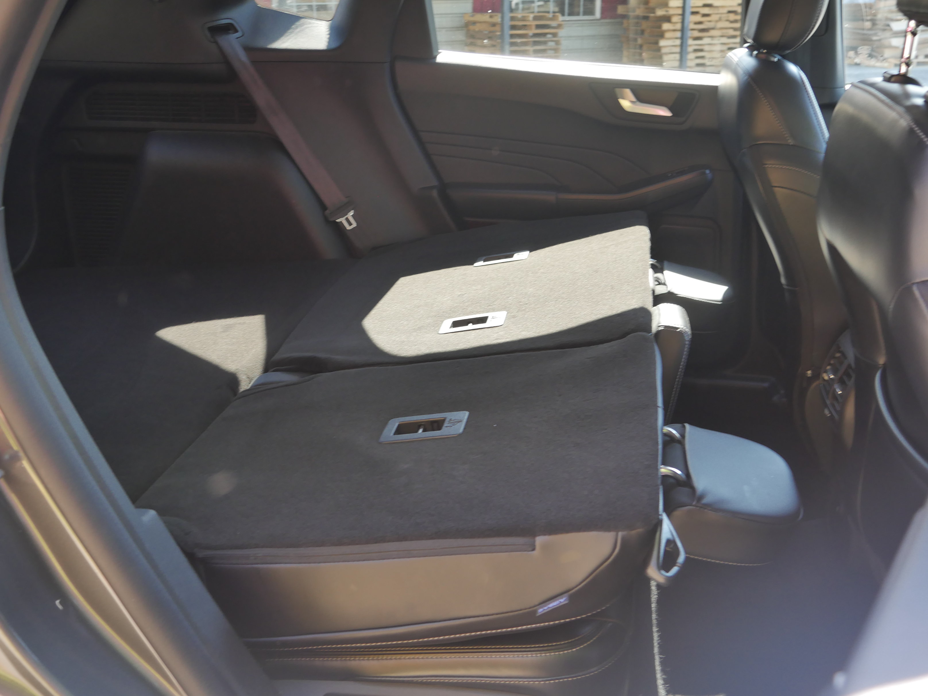 Certified 2025 Ford Escape Platinum AWD/4WD image 27