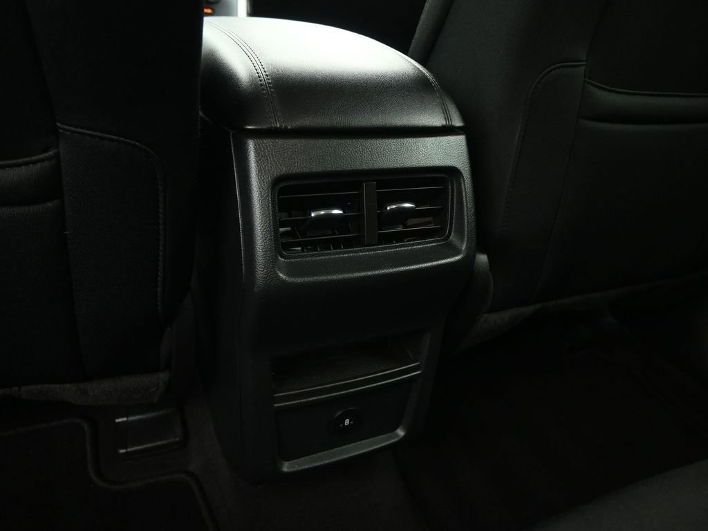 Certified 2023 Ford Edge SE w/ Black Appearance Package image 46