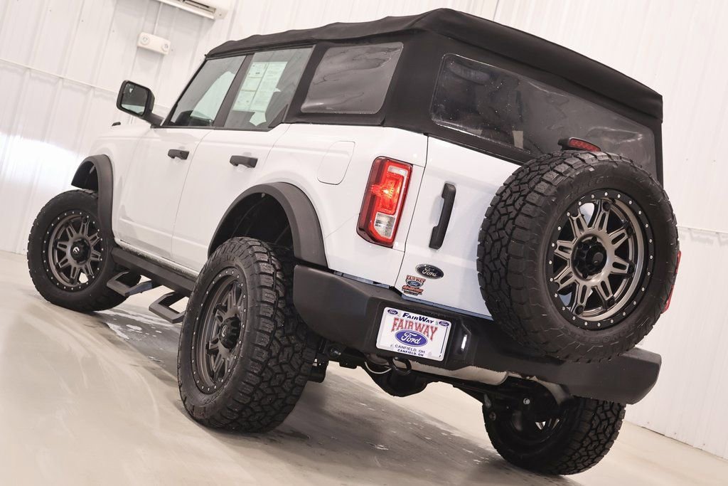 Certified 2022 Ford Bronco Base image 5