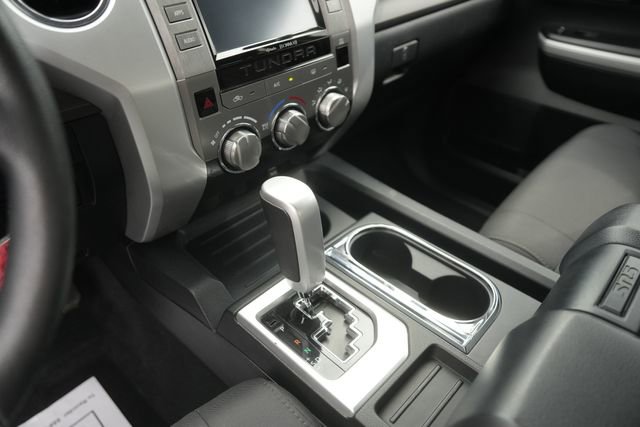 Used 2018 Toyota Tundra SR5 w/ SR5 Upgrade Package image 27