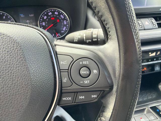 Used 2020 Toyota RAV4 XLE Premium AWD/4WD image 30