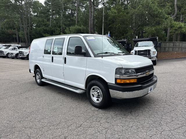 Used 2024 Chevrolet Express 2500 w/ Driver Convenience Package RWD image 2
