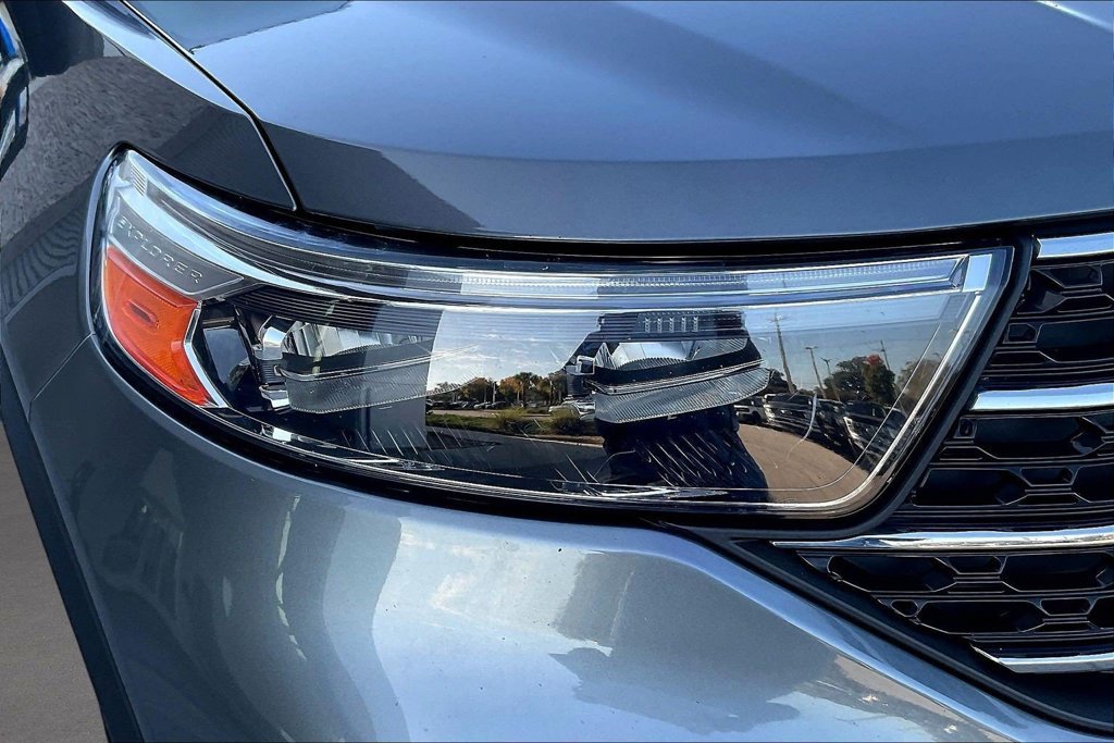 Certified 2023 Ford Explorer XLT RWD image 31