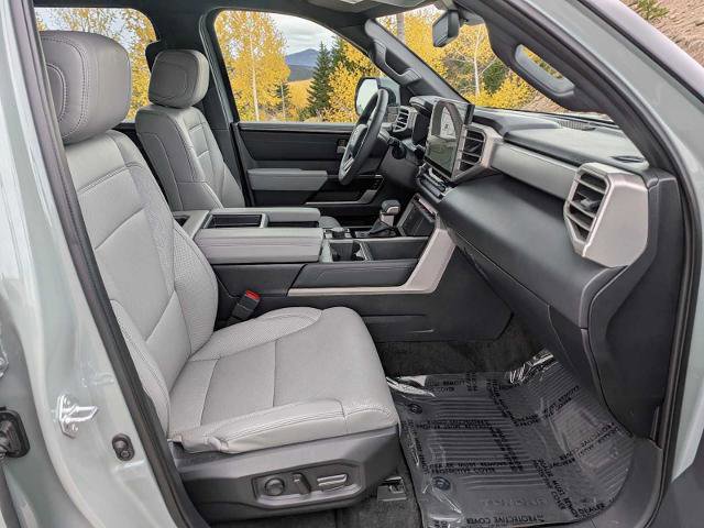 Used 2025 Toyota Tundra Limited AWD/4WD image 17