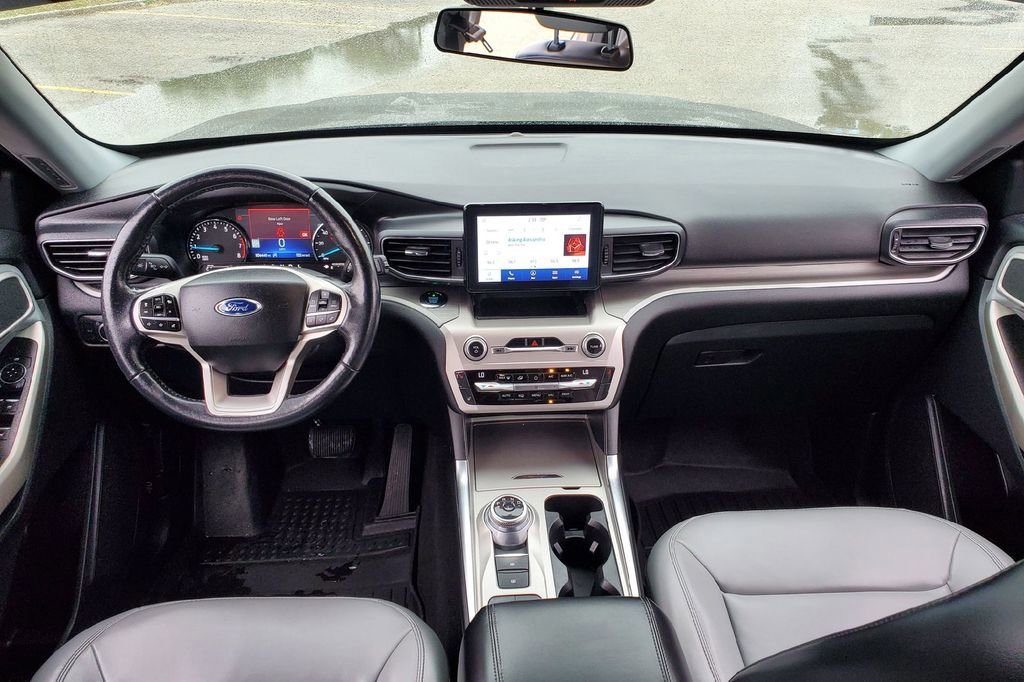 Certified 2021 Ford Explorer XLT w/ Equipment Group 202A RWD image 24