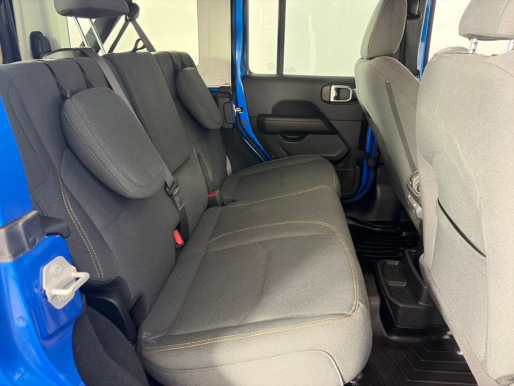 Used 2024 Jeep Wrangler Unlimited Sahara AWD/4WD image 29